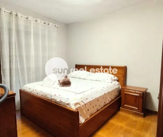 Shkoder, jepet me qera apartament 2+1+Ballkon Kati 1, 70 m² (QENDER)