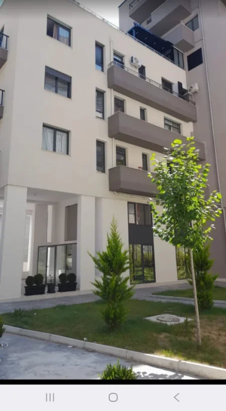 Tirane, jepet me qera apartament 1+1 Kati 4, 45 m² 430 € (Rruga Lluke Kacaj)