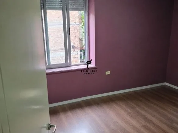 Tirane, jepet me qera zyre Kati 2, 74 m² 550 € (VASIL SHANTO)