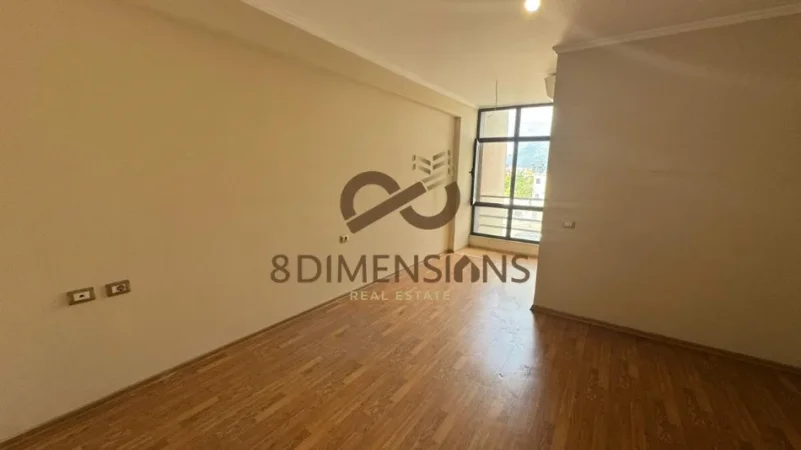 Tirane, jepet me qera zyre Kati 3, 120 m² 800 € (astir)