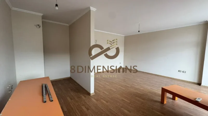 Tirane, jepet me qera zyre Kati 3, 120 m² 800 € (astir)