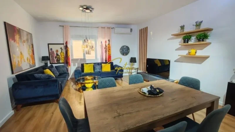 Tirane, jepet me qera apartament 2+1 Kati 7, 105 m² 950 € (KOMUNA E PARISIT)