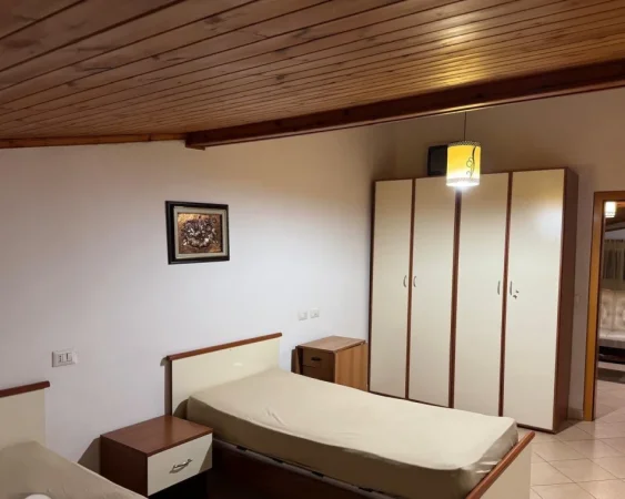 Tirane, jepet me qera apartament 1+1 Kati 3, 55 m² 350 € (Kinostudio)