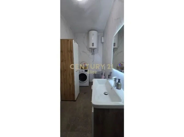 Tirane, jepet me qera apartament 1+1 Kati 4, 67 m² 600 € (kika 1)