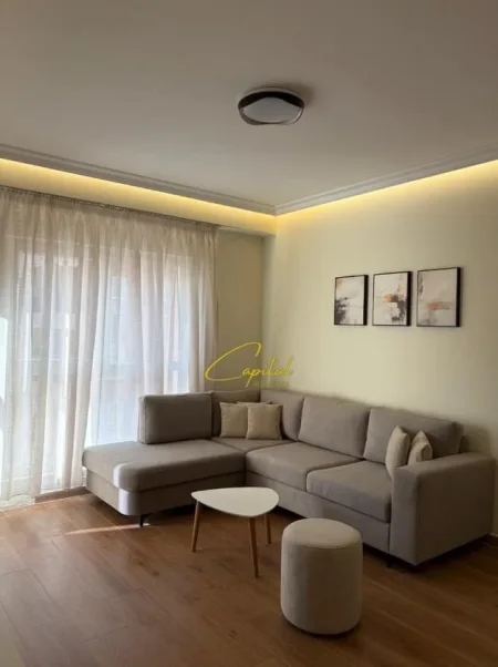 Tirane, jepet me qera apartament 1+1 Kati 6, 75 m² 530 € (KOMPLEKSI AURA)