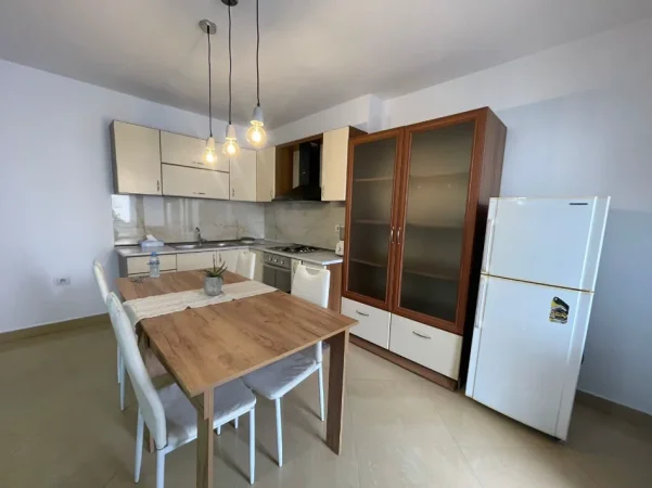 Tirane, jepet me qera apartament 2+1 Kati 4, 100 m², 70.000 leke (Bulevard Zogu i Pare)