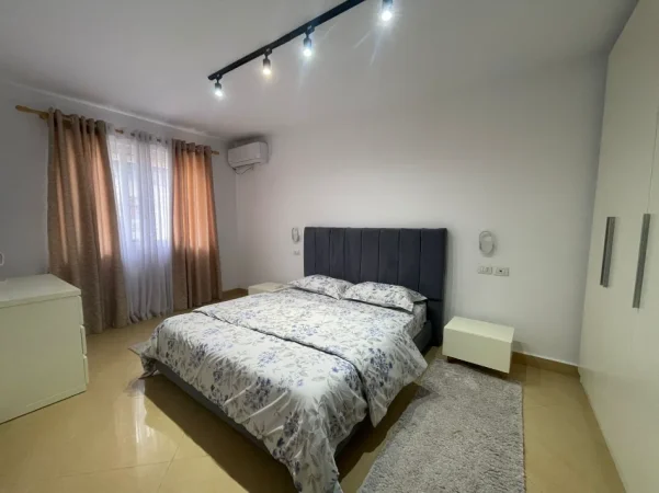 Tirane, jepet me qera apartament 2+1 Kati 4, 100 m², 70.000 leke (Bulevard Zogu i Pare)