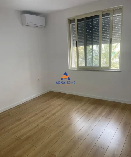 Tirane, shitet apartament 2+1+Ballkon Kati 3, 71 m² 175.000 € 