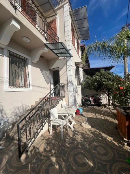 !!Dhene!!Durres, jepet me qera Vile 2+1+Aneks Kati 1, 110 m² 450 € (Amfiteatri)