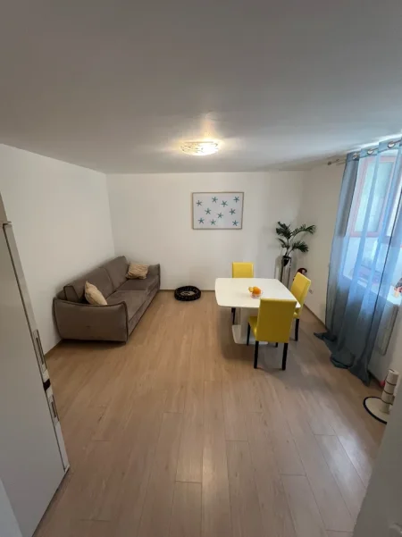 !!Dhene!!Durres, jepet me qera Vile 2+1+Aneks Kati 1, 110 m² 450 € (Amfiteatri)