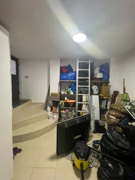 !!Dhene!!Durres, jepet me qera Vile 2+1+Aneks Kati 1, 110 m² 450 € (Amfiteatri)