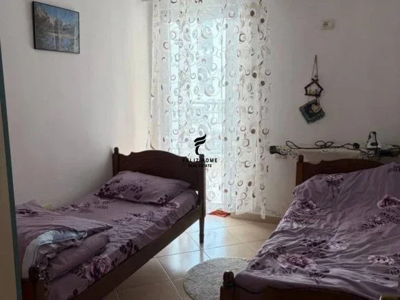 Tirane, jepet me qera apartament 3+1 Kati 2, 120 m² 550 € (JORDAN MISJA)
