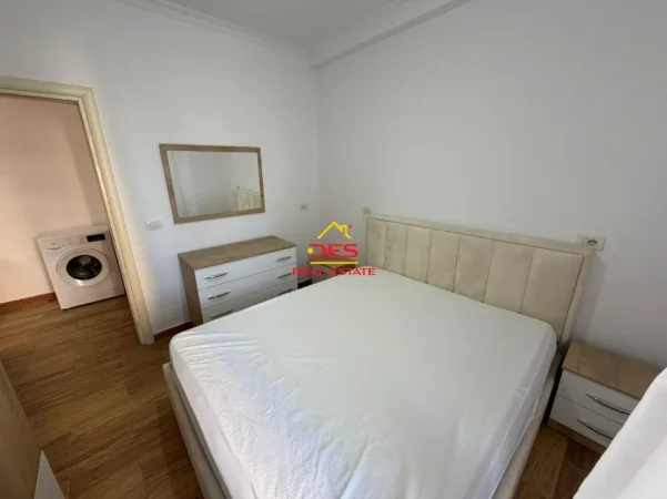 Vlore, jepet me qera apartament 1+1+Ballkon Kati 1, 60 m² 348 € (Rruga Pelivan Leskaj)