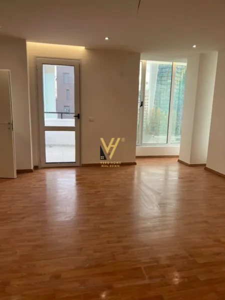 Tirane, jepet me qera zyre Kati 6, 190 m² 2.000 € (AIR ALBANIA)