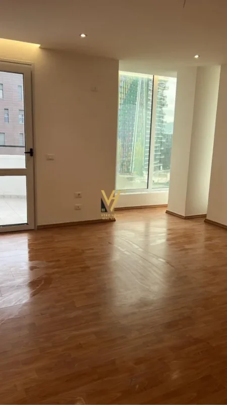 Tirane, jepet me qera zyre Kati 6, 190 m² 2.000 € (AIR ALBANIA)
