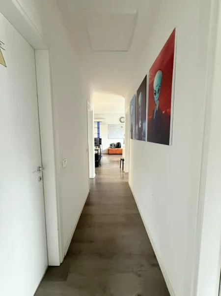 Tirane, jepet me qera zyre Kati 9, 125 m² 900 € 