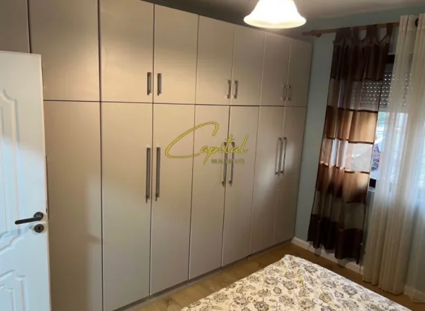 Tirane, jepet me qera apartament 1+1 Kati 4, 70 m² 600 € (21 DHJETORI)