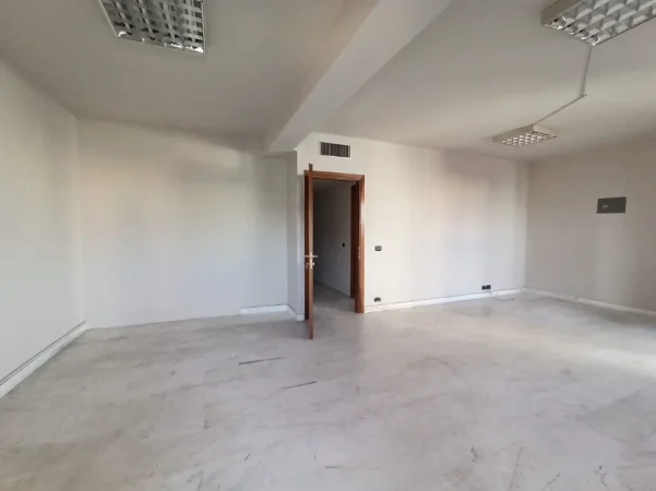 Tirane, jepet me qera zyre Kati 7, 130 m² 1.800 € (Torre Drin)
