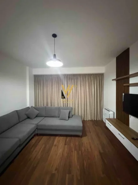 Tirane, jepet me qera apartament 1+1+Ballkon Kati 5, 70 m² 520 € (ASTIR)