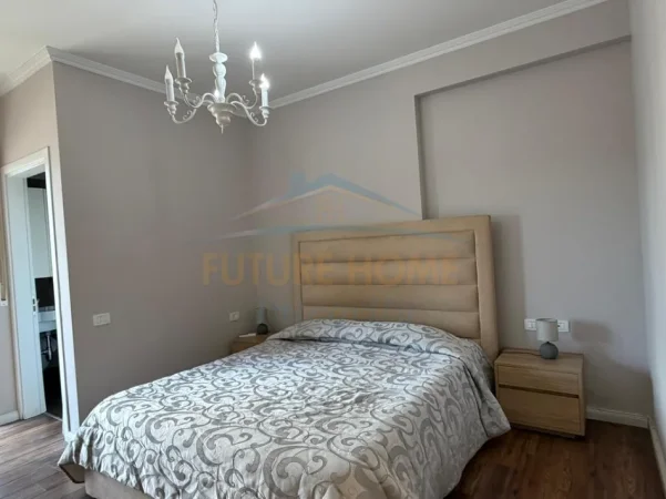Tirane, jepet me qera apartament 2+1+2 Kati 4, 107 m² 750 € (Selvia, shkolla Partizani)