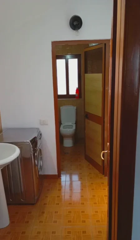 Tirane, jepet me qera apartament 2+1 Kati 4, 100 m² 450 € (Kodra e Priftit)