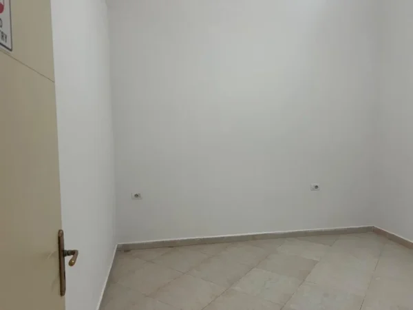Tirane, shitet ambjent biznesi Kati 1, 73 m² 135000 € (Astir)