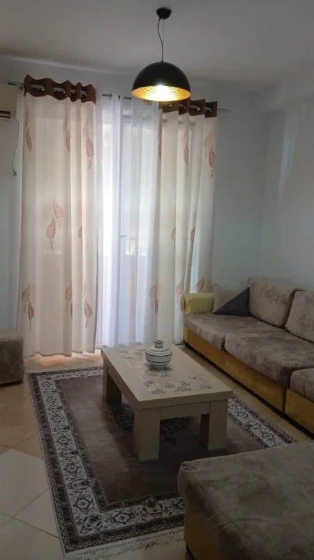 Tirane, jepet me qera apartament 1+1 Kati 6, 70 m² 450 € (BAR ARTISTI)
