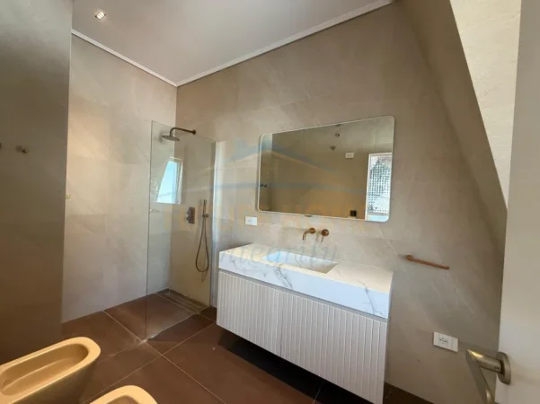 Tirane, jepet me qera apartament 2+1+2 Kati 3, 105 m² 1900 € (Joy Residence, TEG)