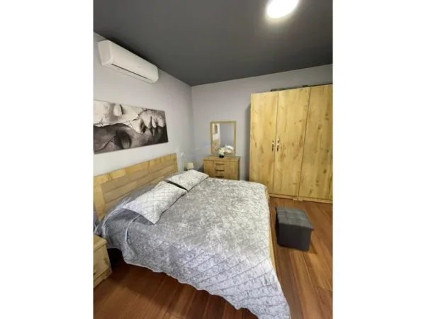 Tirane, jepet me qera apartament 2+1 Kati 2, 85 m² 600 € 