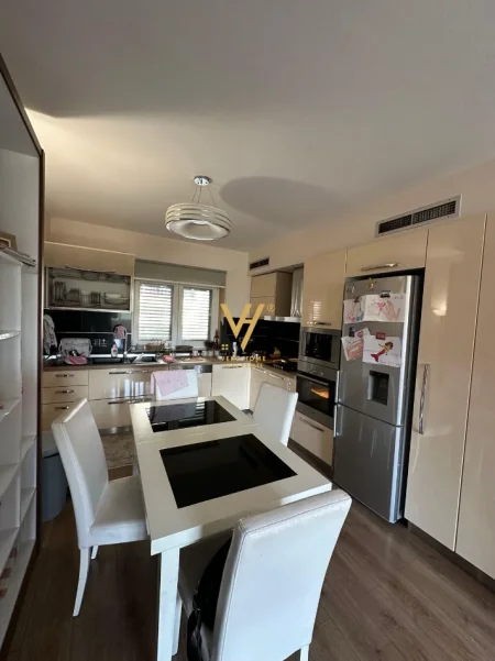 Tirane, shitet apartament 2+1+Ballkon Kati 3, 97 m² 276.000 € (RRUGA E ELBASANIT)