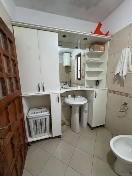 Tirane, jepet me qera shtepi 2+1 Kati 1, 111 m² 500 € (ALLIAS)