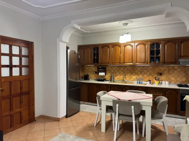 Tirane, jepet me qera shtepi 2+1 Kati 1, 111 m² 500 € (ALLIAS)