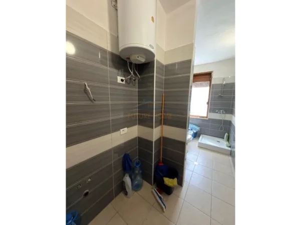 Tirane, shitet apartament 2+1+Ballkon Kati 3, 87 m² 132.000 € (Fresk, Tirane)