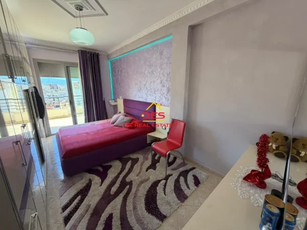 Vlore, shitet apartament 1+1+Ballkon Kati 8, 101 m² 125.000 € (Rruga Fiqirete Musta)
