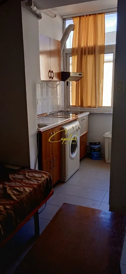 Tirane, jepet me qera garsonier 1+1 Kati 4, 25 m² 350 € (BULEVARDI ZOGU I)