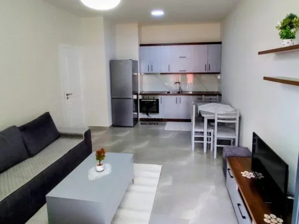 Tirane, jepet me qera apartament 1+1+Ballkon Kati 7, 65 m² 500 € (KOMPLEKSI ASL)