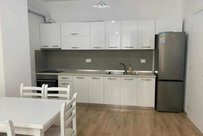 Tirane, jepet me qera apartament 1+1 Kati 2, 64 m² 630 € (Rruga Xhanfize Keko)