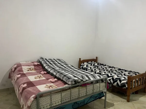 Tirane, jepet me qera apartament 1+1 Kati 1, 70 m² 300 € (Qyteti Studenti)