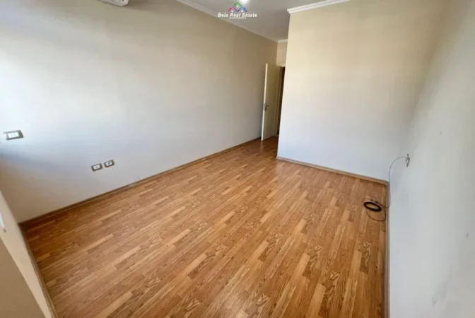 Tirane, jepet me qera zyre Kati 3, 130 m² 840 € (Rruga Teodor Keko)