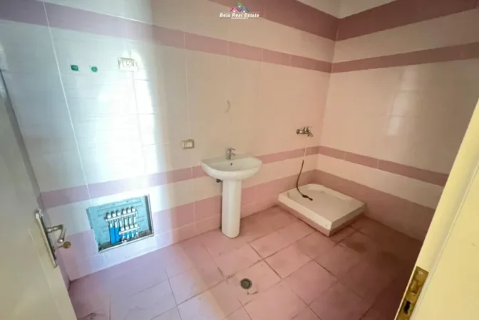 Tirane, jepet me qera zyre Kati 3, 130 m² 840 € (Rruga Teodor Keko)