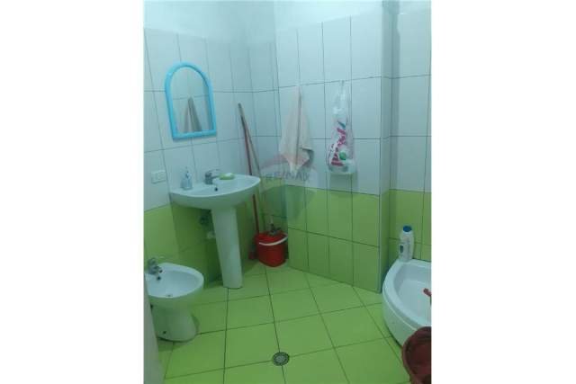 Tirane, jepet me qera apartament 1+1+BLK Kati 2, 25.000 Leke (Yzberisht)