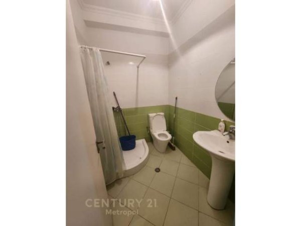 Tirane, jepet me qera apartament 102 m² 600 Euro (ish hipoteka)