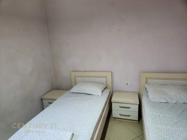 Tirane, jepet me qera apartament 102 m² 600 Euro (ish hipoteka)