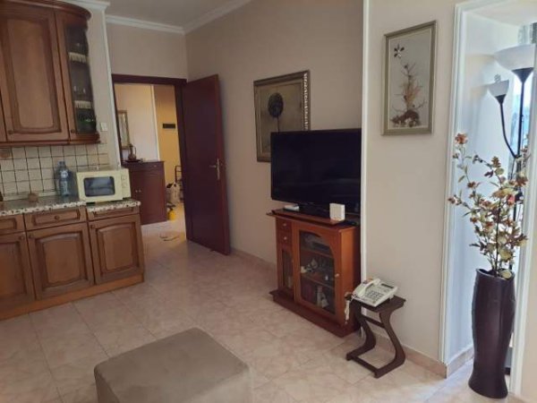 Tirane, jepet me qera apartament 2+1 Kati 3, 90 m² 48.000 Leke (Ministria e Jashtme)