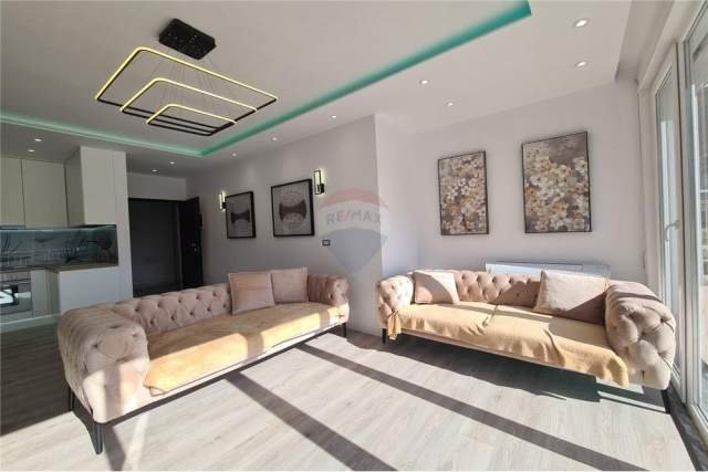 Tirane, jepet me qera apartament 2+1 Kati 4, 102 m² 900 Euro (Rr. Cerciz Topulli)