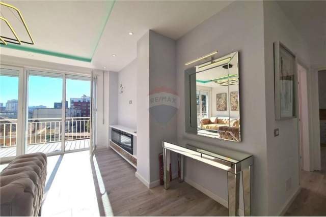 Tirane, jepet me qera apartament 2+1 Kati 4, 102 m² 900 Euro (Rr. Cerciz Topulli)
