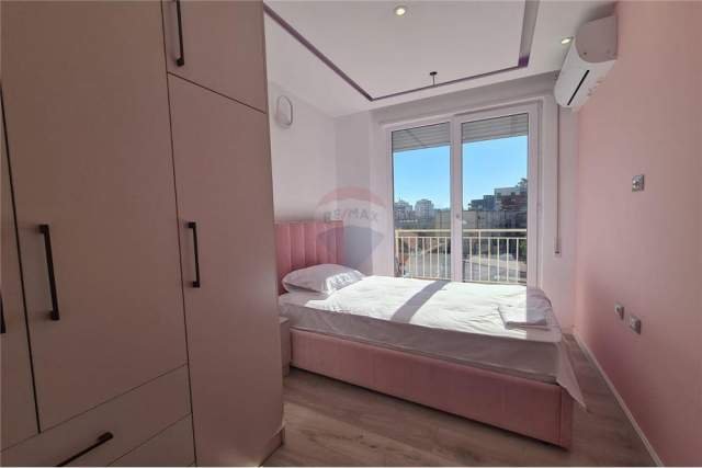 Tirane, jepet me qera apartament 2+1 Kati 4, 102 m² 900 Euro (Rr. Cerciz Topulli)