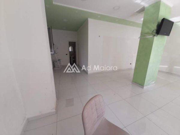Durres, jepet me qera ambjent biznesi 157 m² 600 Euro (ujesjellsi durres)