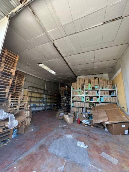 Tirane, ofert magazine Kati 0, 450 m² 900 Euro (City Park)
