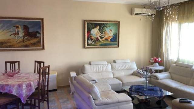 Tirane, jepet me qera apartament 2+1 Kati 3, 121 m² 900 Euro (Bllok)
